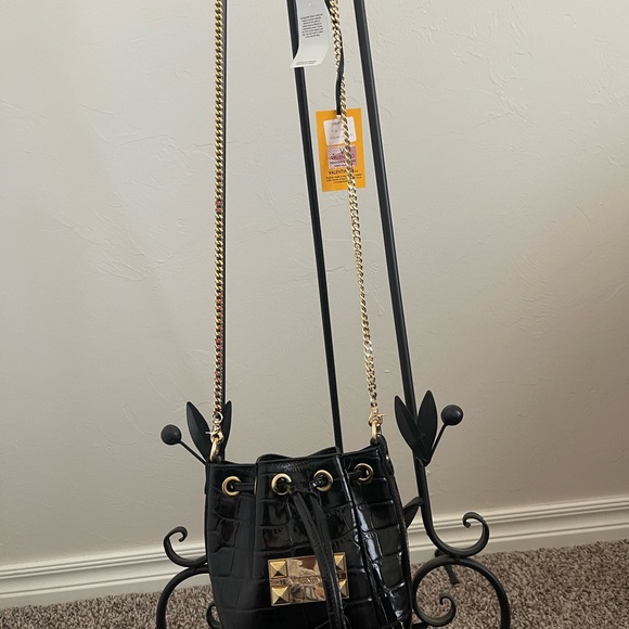 VALENTINO small, drawstring bucket bag! - Picture 3 of 4